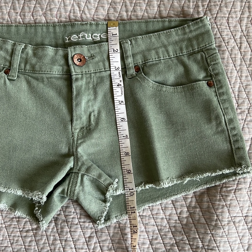 Refuge Low Rise Shorts - Picture 7 of 7